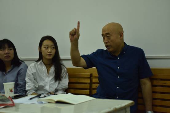 冯院长来舞蹈系指导工作